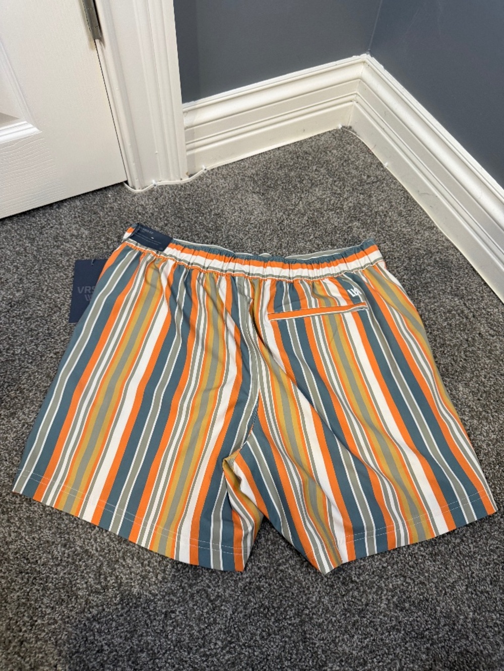 VRST Men’s 6” Resort Swim Shorts Multicolor Stripe Size Medium NWT 🔥